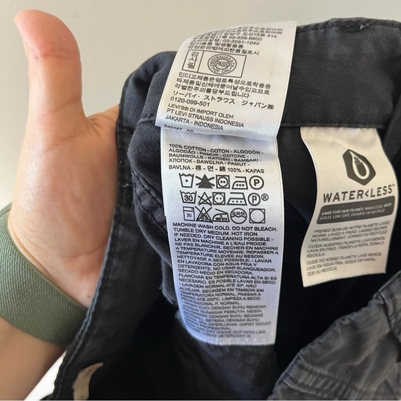 Levi's Black Ribcage Straight Loose Fit Pants Women's 24 - Picture 9 of 9